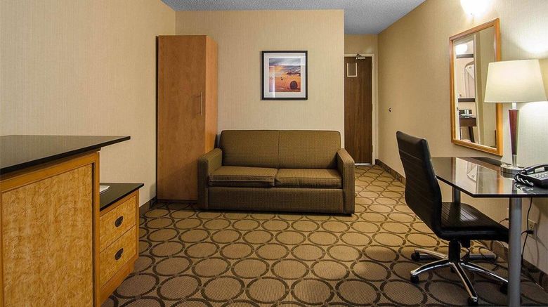 <b>Comfort Inn Regina East Room</b>. Images powered by <a href="https://iceportal.shijigroup.com/" title="IcePortal" target="_blank">IcePortal</a>.