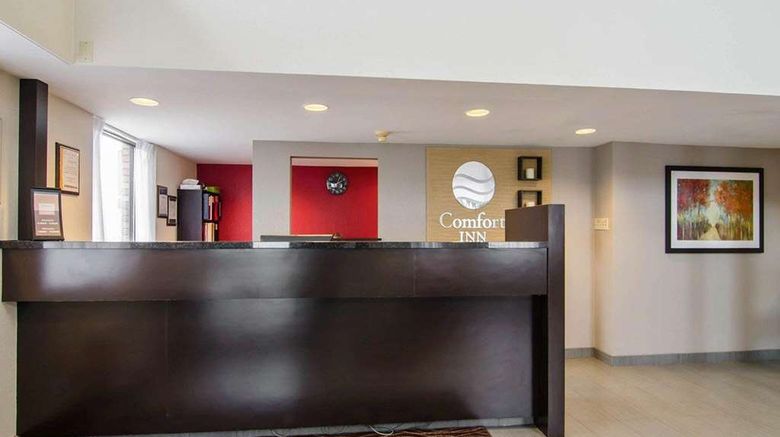<b>Comfort Inn Saskatoon Centre Lobby</b>. Images powered by <a href="https://iceportal.shijigroup.com/" title="IcePortal" target="_blank">IcePortal</a>.