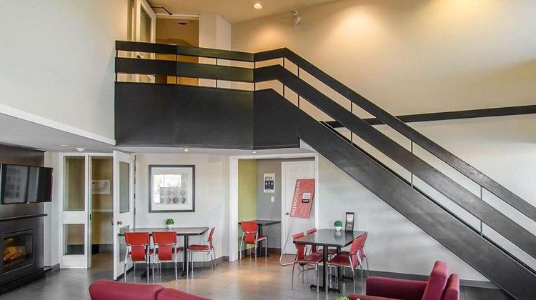 Comfort Inn Swift Current Lobby