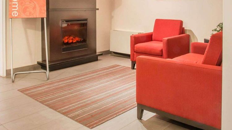 Comfort Inn South Lobby