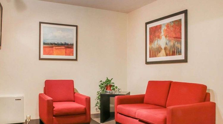 Comfort Inn South Lobby