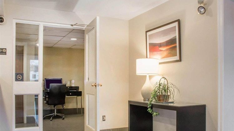 Comfort Inn Winnipeg South Lobby