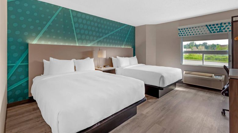 <b>Comfort Inn Room</b>. Images powered by <a href="https://iceportal.shijigroup.com/" title="IcePortal" target="_blank">IcePortal</a>.