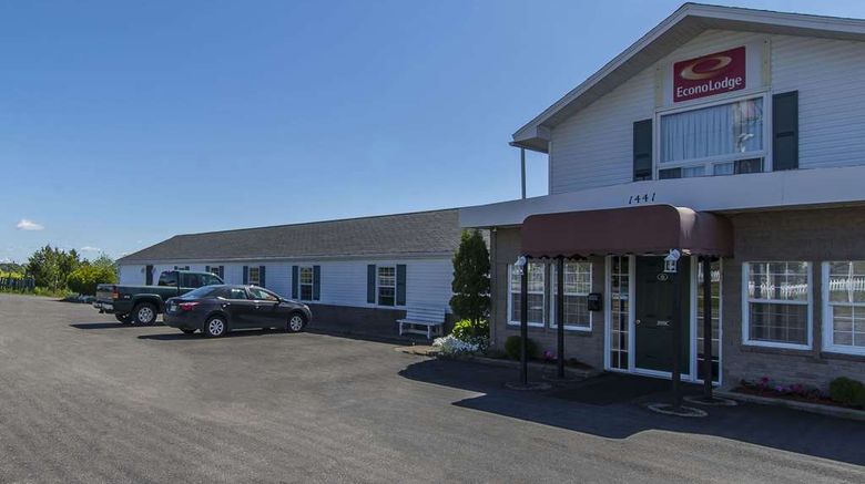 <b>Econo Lodge & Suites Exterior</b>. Images powered by <a href="https://iceportal.shijigroup.com/" title="IcePortal" target="_blank">IcePortal</a>.
