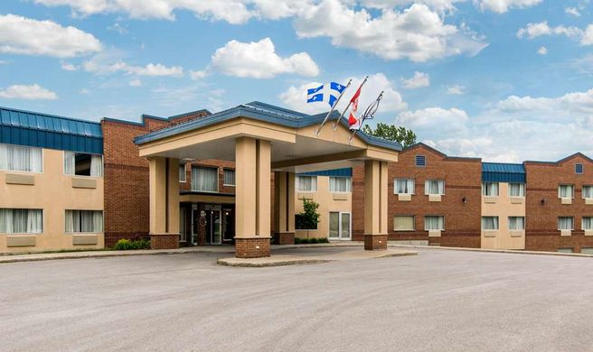 Comfort Inn & Suites Shawinigan Exterior