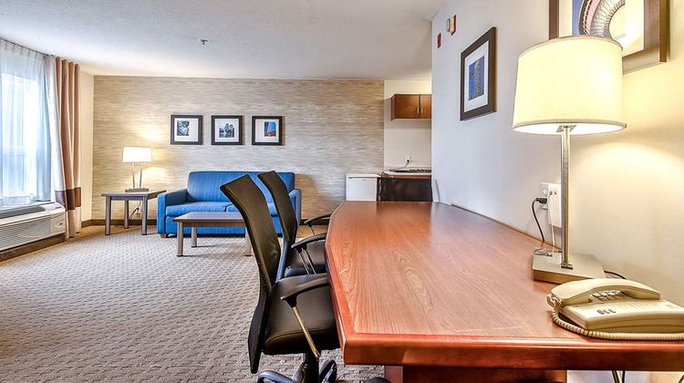 Comfort Inn & Suites South Room