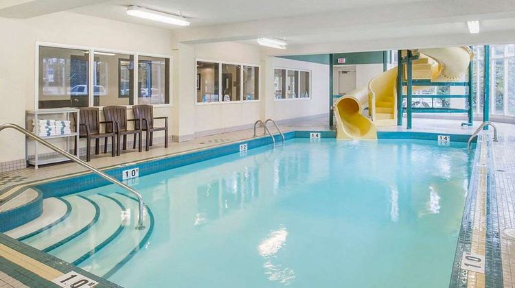 Comfort Inn & Suites University Pool