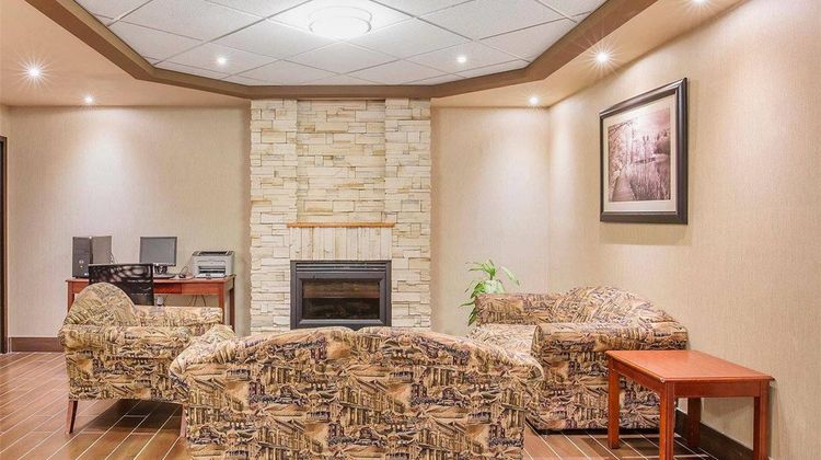 Comfort Inn & Suites University Lobby