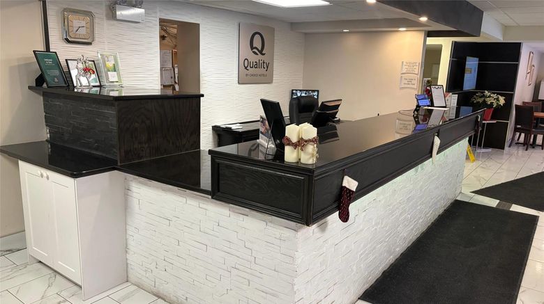 <b>Quality Inn & Conference Center Lobby</b>. Images powered by <a href="https://iceportal.shijigroup.com/" title="IcePortal" target="_blank">IcePortal</a>.