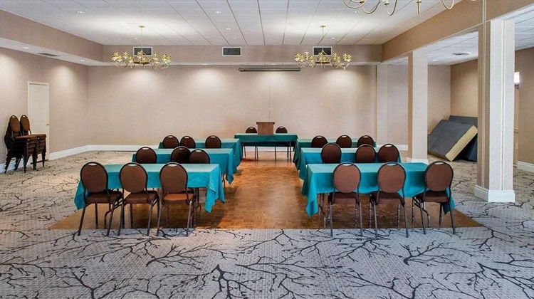 Econo Lodge Smiths Falls Meeting