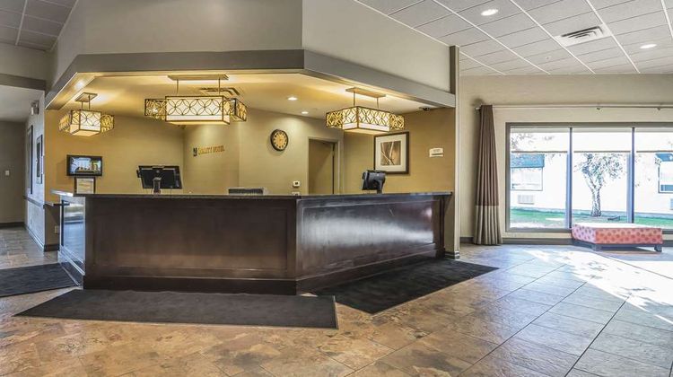 Quality Hotel & Conference Centre Lobby