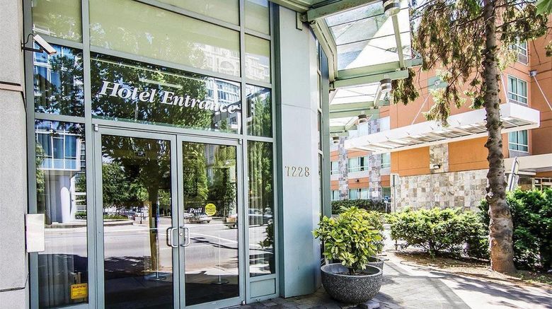 Comfort Hotel Vancouver Airport Exterior. Images powered by <a href="https://iceportal.shijigroup.com" target="_blank" rel="noopener">Ice Portal</a>.