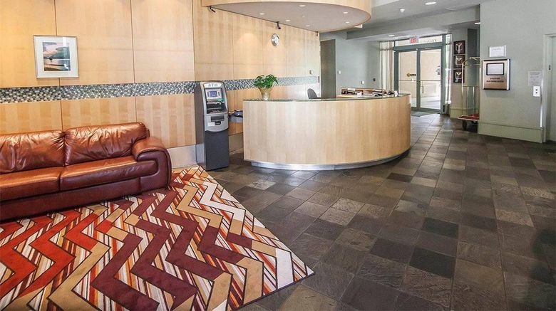 <b>Comfort Hotel Vancouver Airport Lobby</b>. Images powered by <a href="https://iceportal.shijigroup.com/" title="IcePortal" target="_blank">IcePortal</a>.