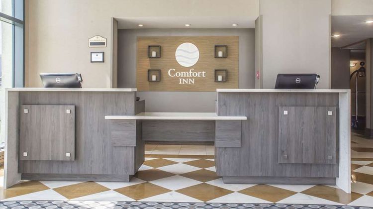 Comfort Inn Fallsview Lobby