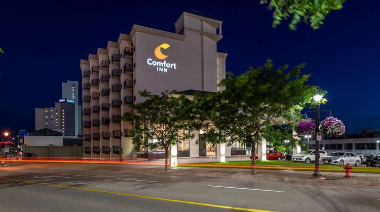 Comfort Inn Fallsview Exterior