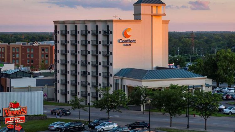 Comfort Inn Fallsview Exterior