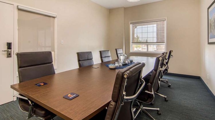Comfort Inn & Suites Red Deer Meeting
