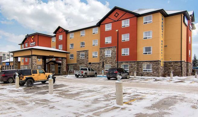Comfort Inn & Suites Red Deer Exterior