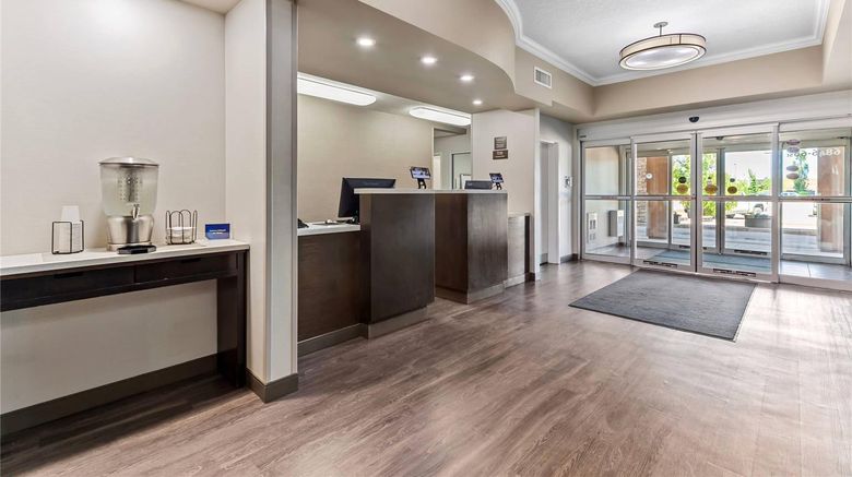 <b>Comfort Inn & Suites Red Deer Lobby</b>. Images powered by <a href="https://iceportal.shijigroup.com/" title="IcePortal" target="_blank">IcePortal</a>.