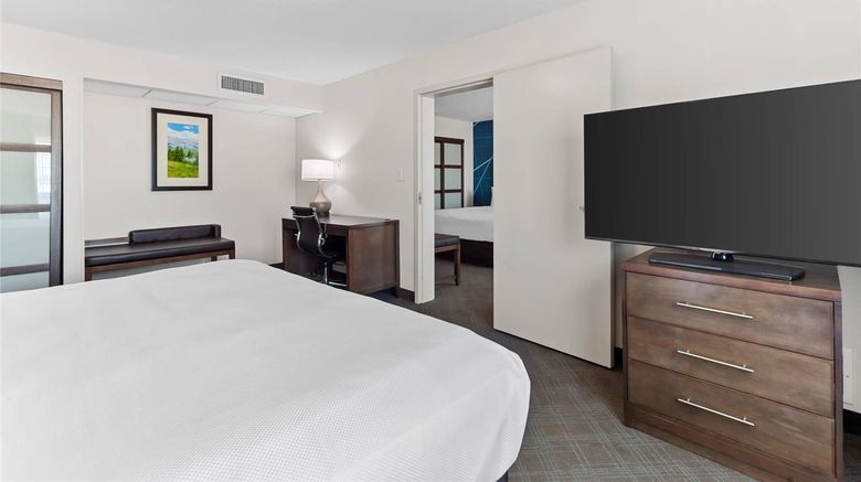 <b>Comfort Inn & Suites Red Deer Suite</b>. Images powered by <a href="https://iceportal.shijigroup.com/" title="IcePortal" target="_blank">IcePortal</a>.