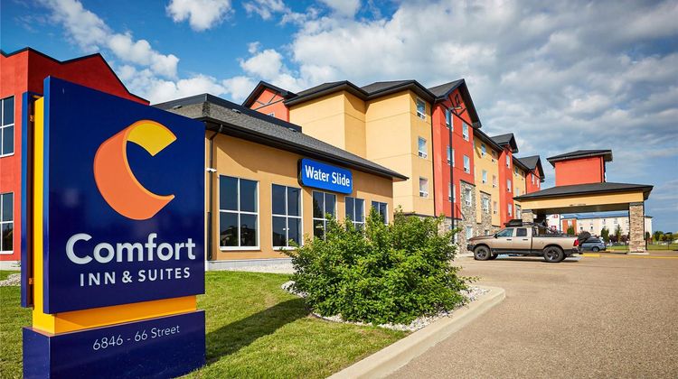 Comfort Inn & Suites Red Deer Exterior