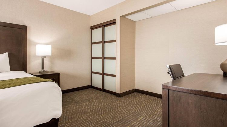Comfort Inn & Suites Red Deer Suite