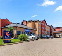 Comfort Inn & Suites Red Deer Exterior
