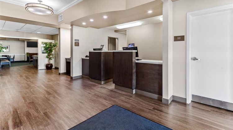 Comfort Inn & Suites Red Deer Lobby