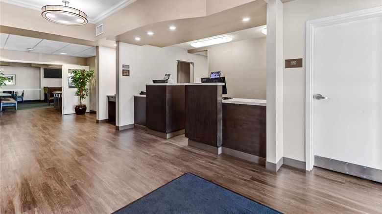 <b>Comfort Inn & Suites Red Deer Lobby</b>. Images powered by <a href="https://iceportal.shijigroup.com/" title="IcePortal" target="_blank">IcePortal</a>.