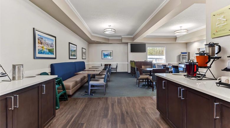 <b>Comfort Inn & Suites Red Deer Restaurant</b>. Images powered by <a href="https://iceportal.shijigroup.com/" title="IcePortal" target="_blank">IcePortal</a>.