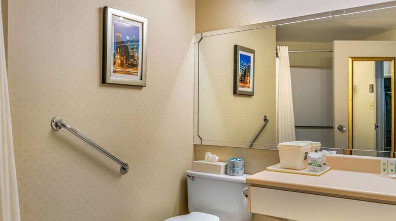 <b>Quality Hotel & Suites Sherbrooke Room</b>. Images powered by <a href="https://iceportal.shijigroup.com/" title="IcePortal" target="_blank">IcePortal</a>.