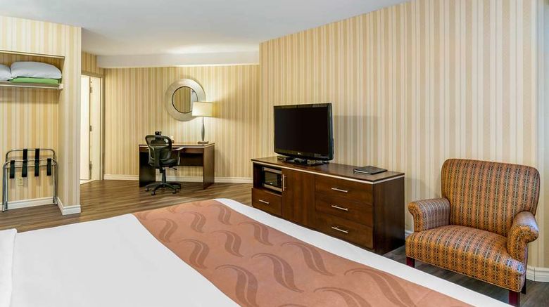 <b>Quality Hotel & Suites Sherbrooke Room</b>. Images powered by <a href="https://iceportal.shijigroup.com/" title="IcePortal" target="_blank">IcePortal</a>.