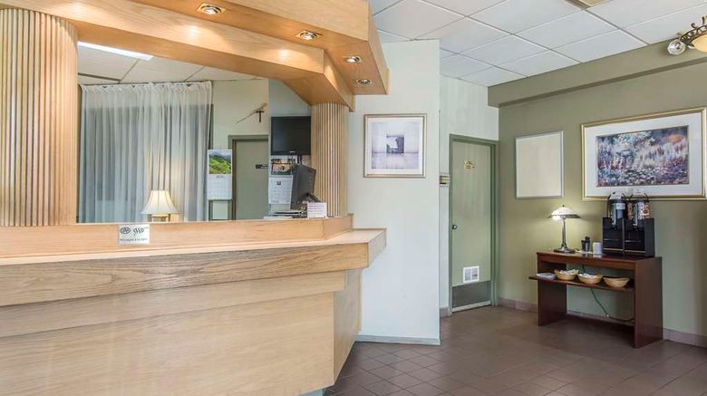 <b>Quality Hotel & Suites Sherbrooke Lobby</b>. Images powered by <a href="https://iceportal.shijigroup.com/" title="IcePortal" target="_blank">IcePortal</a>.