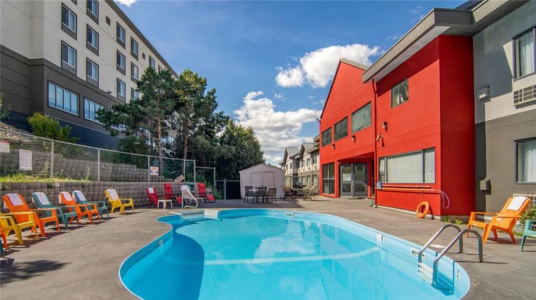 <b>Quality Inn Pool</b>. Images powered by <a href="https://iceportal.shijigroup.com/" title="IcePortal" target="_blank">IcePortal</a>.