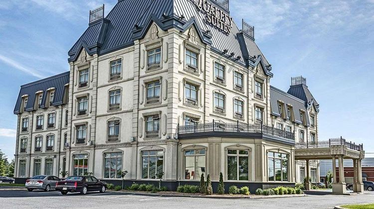 Quality Suites Exterior