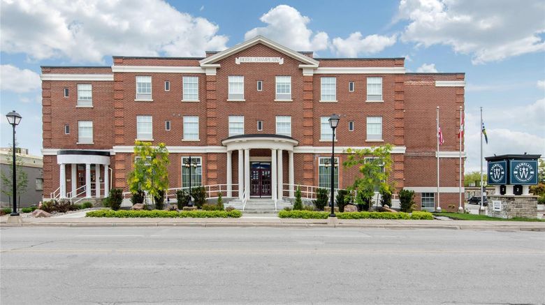 <b>Champlain Waterfront Hotel, an Ascend Exterior</b>. Images powered by <a href="https://iceportal.shijigroup.com/" title="IcePortal" target="_blank">IcePortal</a>.