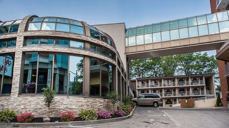 <b>Quality Hotel Fallsview Cascade Exterior</b>. Images powered by <a href="https://iceportal.shijigroup.com/" title="IcePortal" target="_blank">IcePortal</a>.