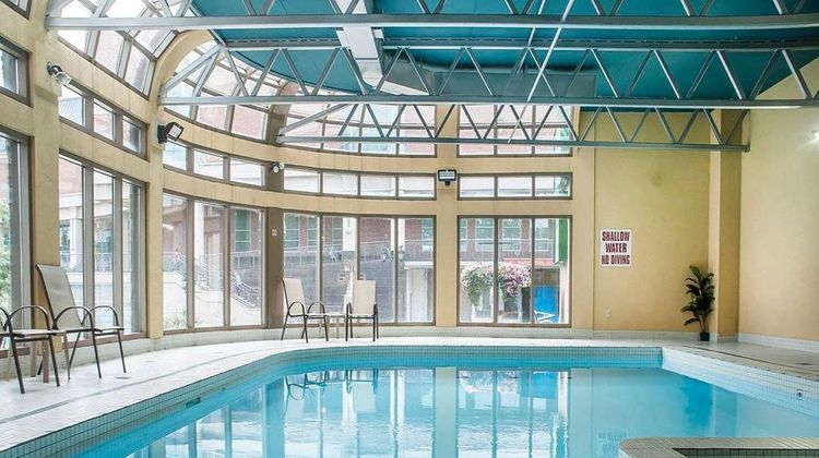 Quality Hotel Fallsview Cascade Pool