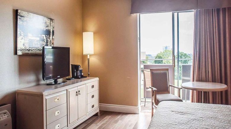 <b>Quality Hotel Fallsview Cascade Room</b>. Images powered by <a href="https://iceportal.shijigroup.com/" title="IcePortal" target="_blank">IcePortal</a>.