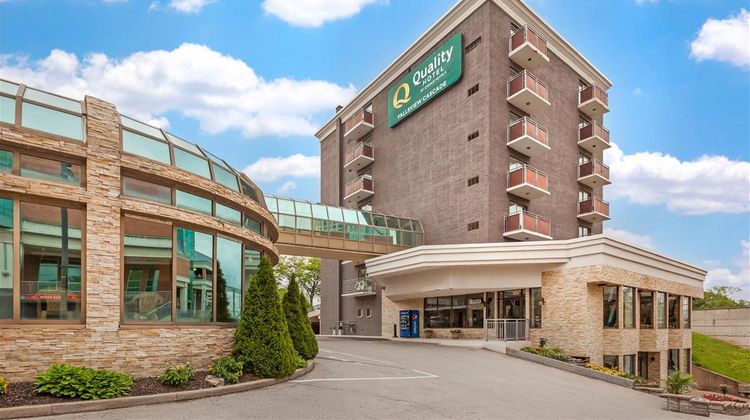 Quality Hotel Fallsview Cascade Exterior