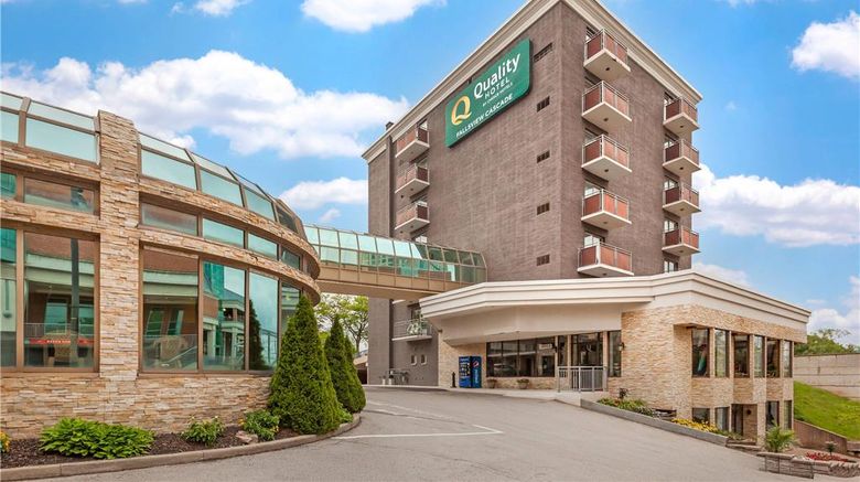<b>Quality Hotel Fallsview Cascade Exterior</b>. Images powered by <a href="https://iceportal.shijigroup.com/" title="IcePortal" target="_blank">IcePortal</a>.