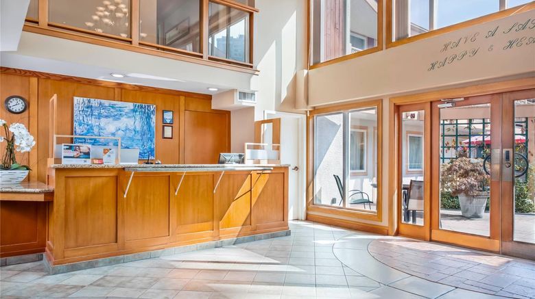 <b>Econo Lodge Inn and Suites North Vancouver Lobby</b>. Images powered by <a href="https://iceportal.shijigroup.com/" title="IcePortal" target="_blank">IcePortal</a>.
