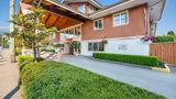 Econo Lodge Inn and Suites North Vancouver Exterior