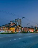 Econo Lodge Inn and Suites North Vancouver