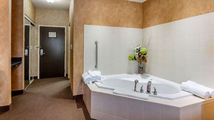Comfort Inn Sturgeon Falls Suite