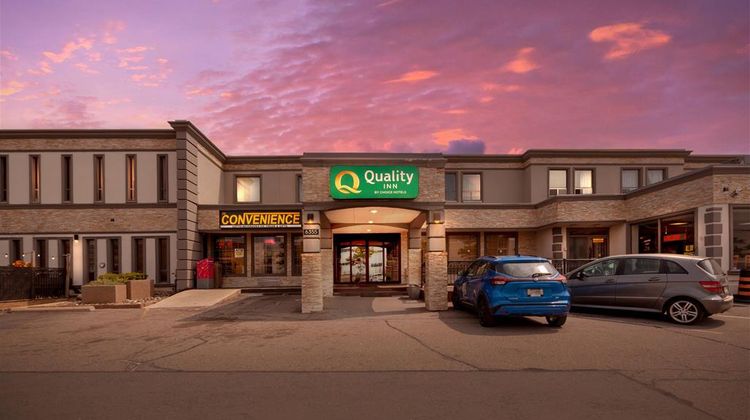 Quality Inn Toronto Airport Exterior