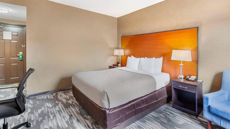 Quality Inn Toronto Airport Room