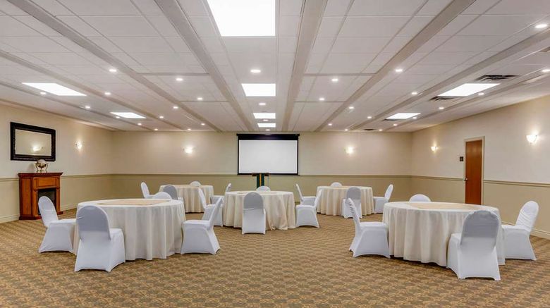 <b>Comfort Inn & Suites Thousand Islands Ha Meeting</b>. Images powered by <a href="https://iceportal.shijigroup.com/" title="IcePortal" target="_blank">IcePortal</a>.