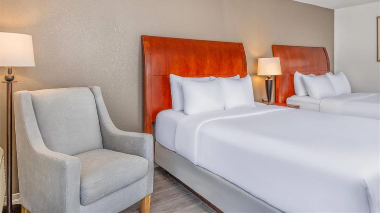 Comfort Inn & Suites Thousand Islands Ha Room