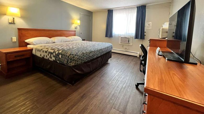 <b>Econo Lodge Motel Village Room</b>. Images powered by <a href="https://iceportal.shijigroup.com/" title="IcePortal" target="_blank">IcePortal</a>.